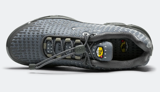 Air Max Plus VII Sneakers – Smokey Grey Metallic Silver Iron Grey