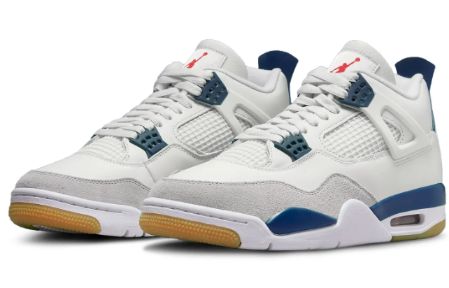 Nike SB x Air Jordan 4 Sneakers – White Navy