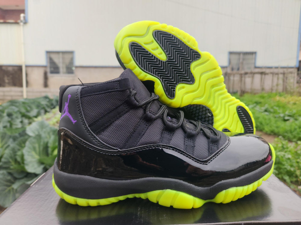 Air Jordan 11 Retro "Black Green" Sneakers
