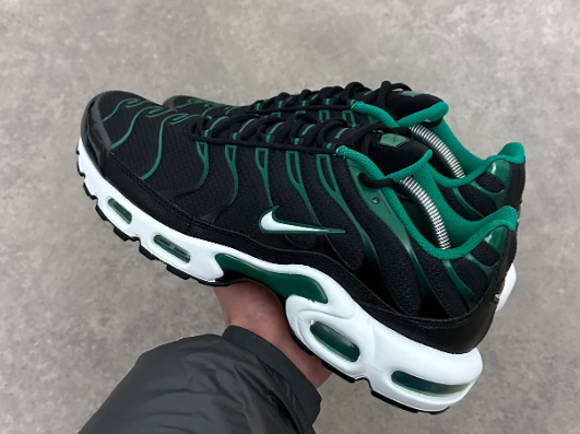 Nike Air Max Plus TN Sneakers – Black Green Malachite